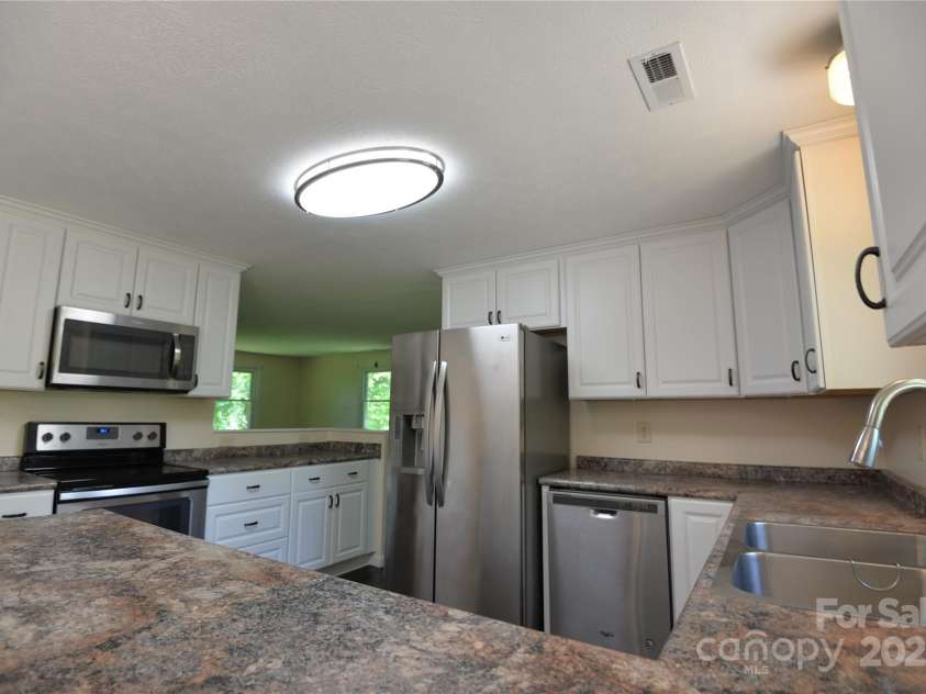 280 Fletcher View Drive, Fletcher, NC 28732.  MLS# CAR4244511, YatesRealty ID 15118. 