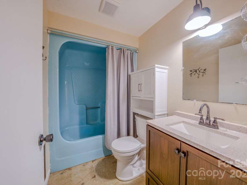 280 Fletcher View Drive, Fletcher, NC 28732.  MLS# CAR4244511, YatesRealty ID 15118. 