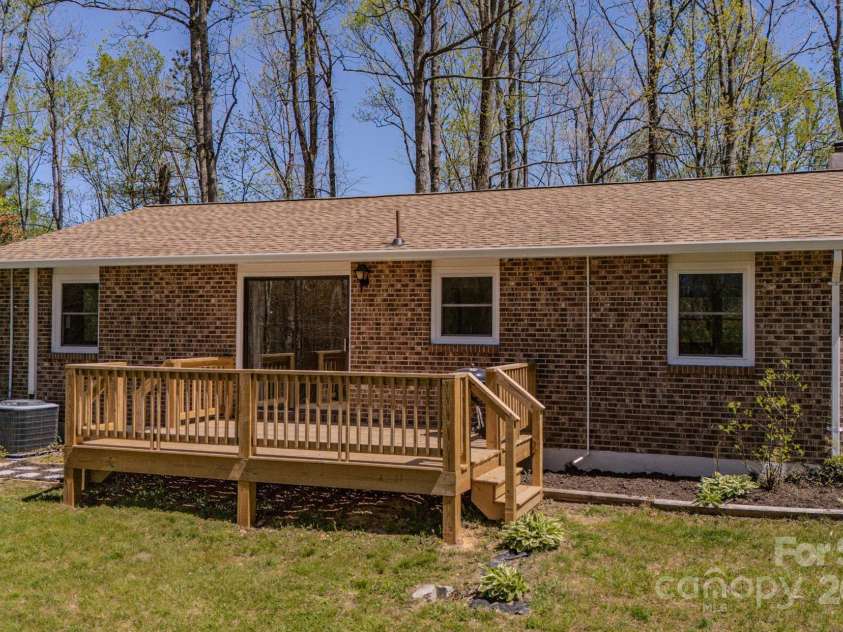 280 Fletcher View Drive, Fletcher, NC 28732.  MLS# CAR4244511, YatesRealty ID 15118. 
