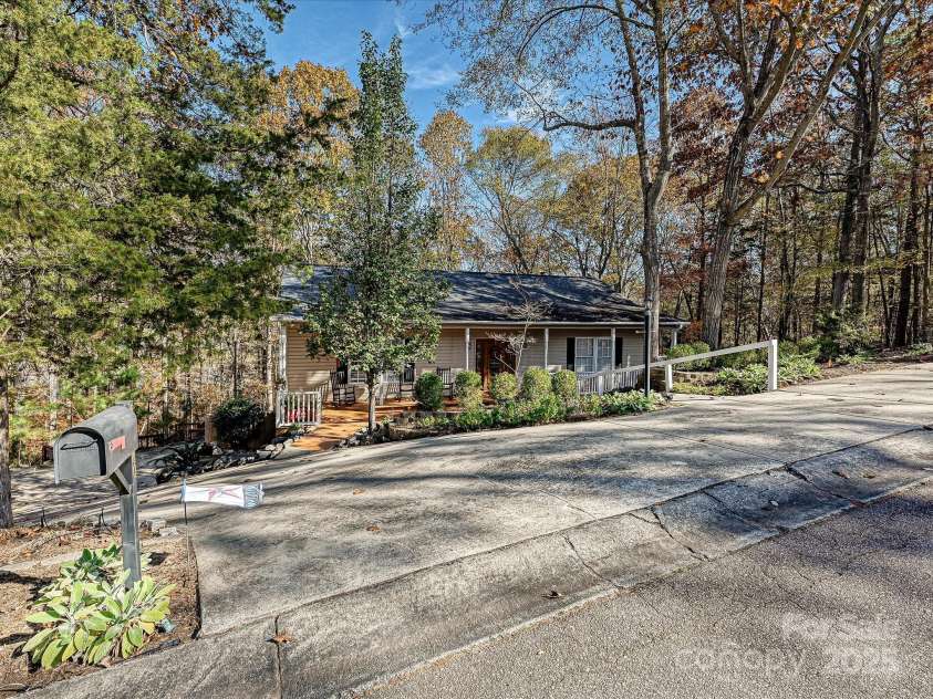 25040 Timberlake Drive, Tega Cay, SC 29708.  MLS# CAR4203265, YatesRealty ID 15119. 