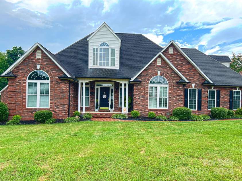 115 Anson Drive, China Grove, NC 28023.  MLS# CAR4146594, YatesRealty ID 1512. Immaculate curb appeal - any family can boast of this exquisite home.