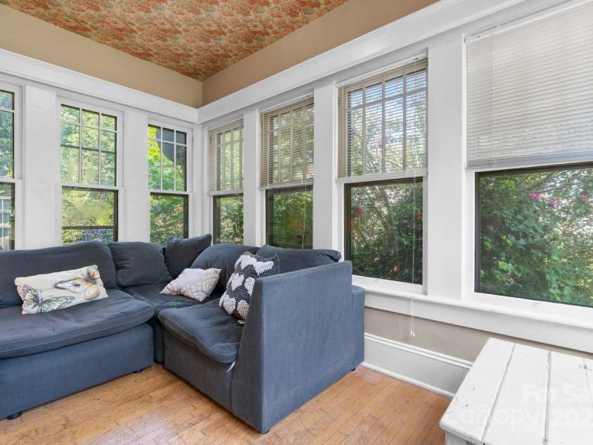 313 Main Street, Morganton, NC 28655.  MLS# CAR4275502, YatesRealty ID 1512. 