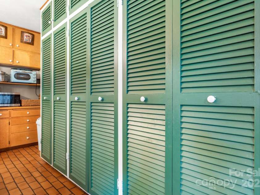 313 Main Street, Morganton, NC 28655.  MLS# CAR4275502, YatesRealty ID 1512. 