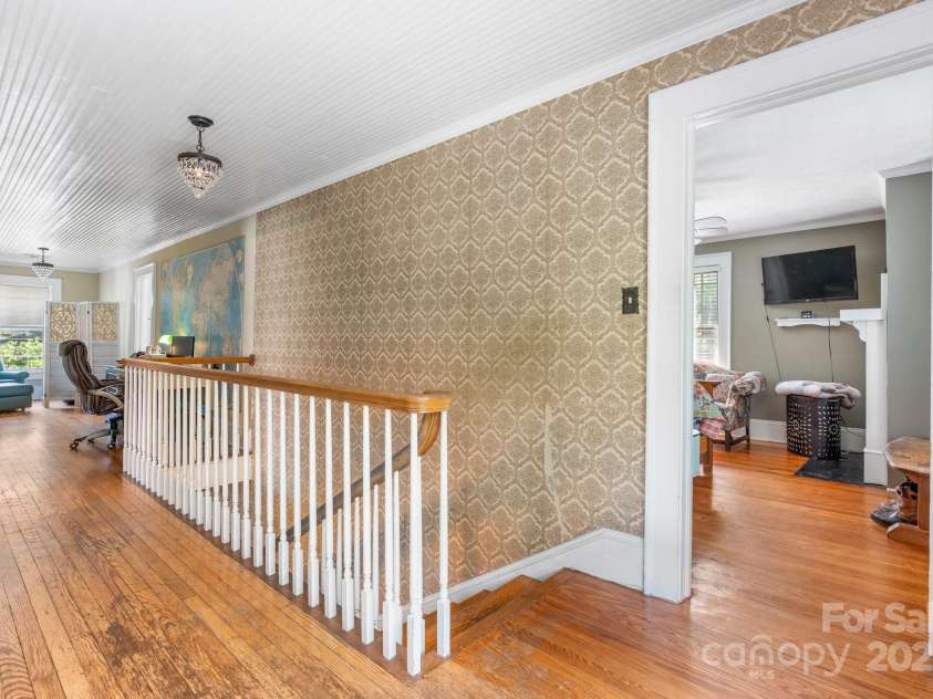 313 Main Street, Morganton, NC 28655.  MLS# CAR4275502, YatesRealty ID 1512. 