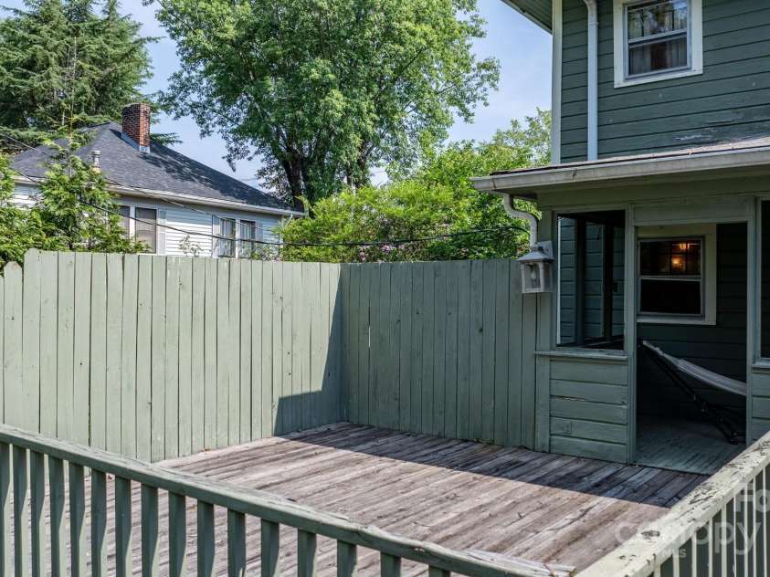 313 Main Street, Morganton, NC 28655.  MLS# CAR4275502, YatesRealty ID 1512. 