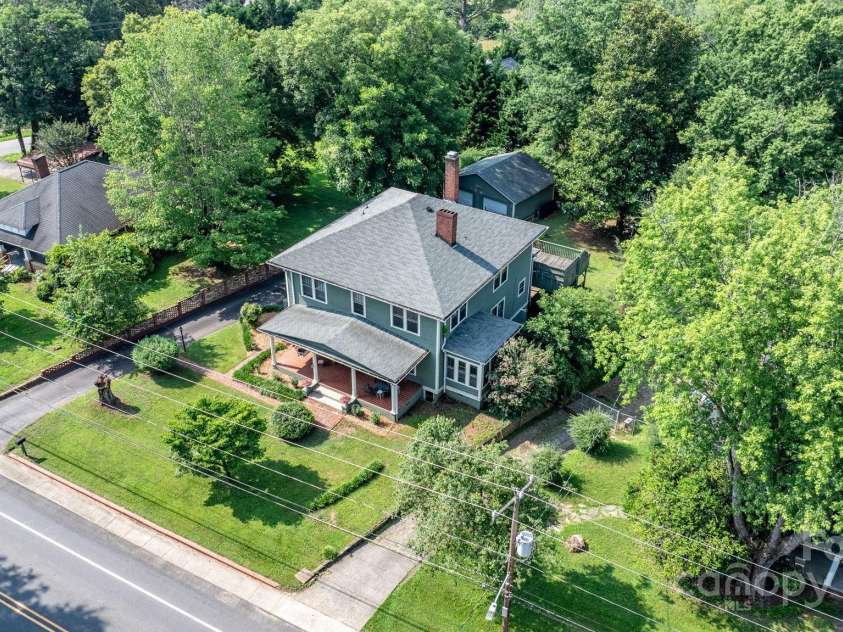 313 Main Street, Morganton, NC 28655.  MLS# CAR4275502, YatesRealty ID 1512. 