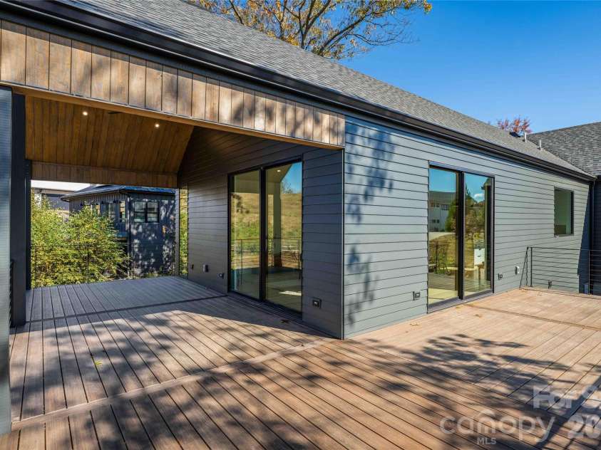 511 Wilma Dykeman Trail, Asheville, NC 28804.  MLS# CAR4397347, YatesRealty ID 15120. 