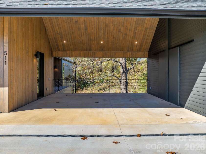 511 Wilma Dykeman Trail, Asheville, NC 28804.  MLS# CAR4397347, YatesRealty ID 15120. 