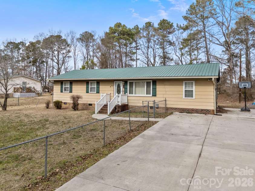289 Washington Park Road, Mount Gilead, NC 27306.  MLS# CAR4351643, YatesRealty ID 15121. 