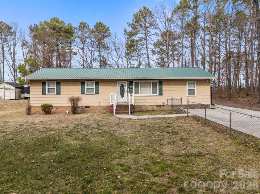 289 Washington Park Road, Mount Gilead, NC 27306.  MLS# CAR4351643, YatesRealty ID 15121. 