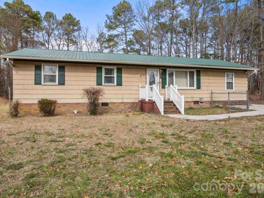 289 Washington Park Road, Mount Gilead, NC 27306.  MLS# CAR4351643, YatesRealty ID 15121. 