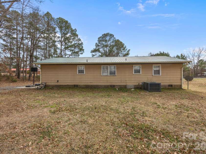 289 Washington Park Road, Mount Gilead, NC 27306.  MLS# CAR4351643, YatesRealty ID 15121. 