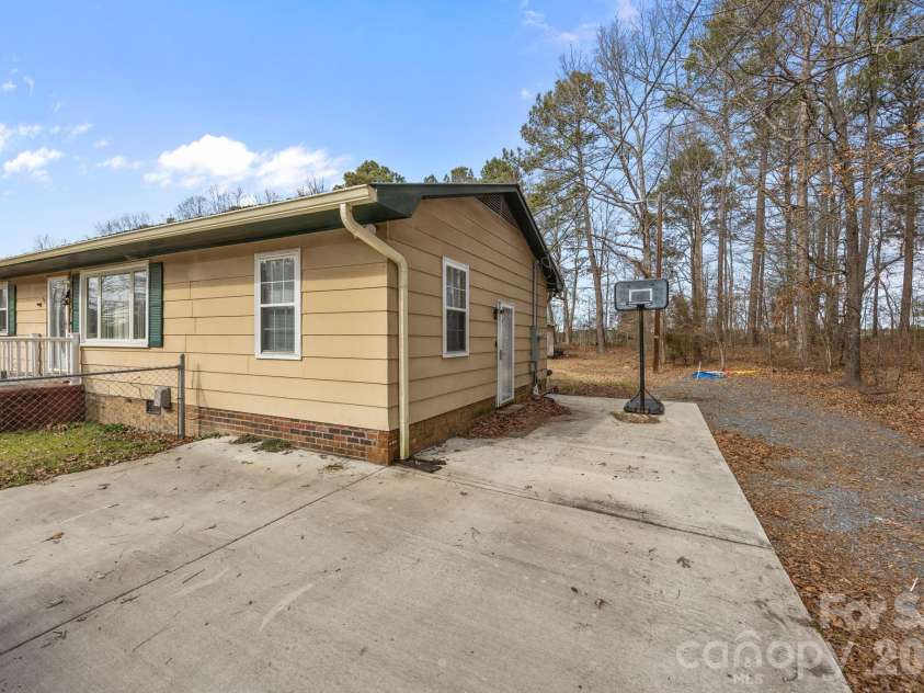 289 Washington Park Road, Mount Gilead, NC 27306.  MLS# CAR4351643, YatesRealty ID 15121. 