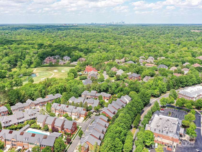 6133 Wakehurst Road, Charlotte, NC 28226.  MLS# CAR4248225, YatesRealty ID 15121. Close to all the action!