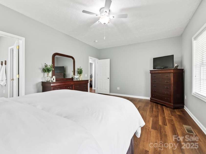 642 Bull Creek Road, Mars Hill, NC 28754.  MLS# CAR4260384, YatesRealty ID 15122. 