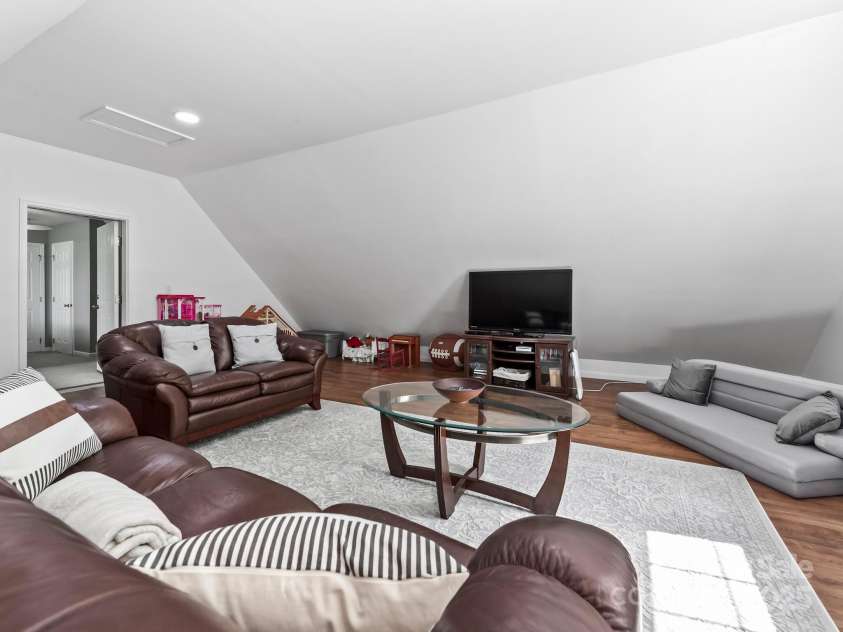 642 Bull Creek Road, Mars Hill, NC 28754.  MLS# CAR4260384, YatesRealty ID 15122. 