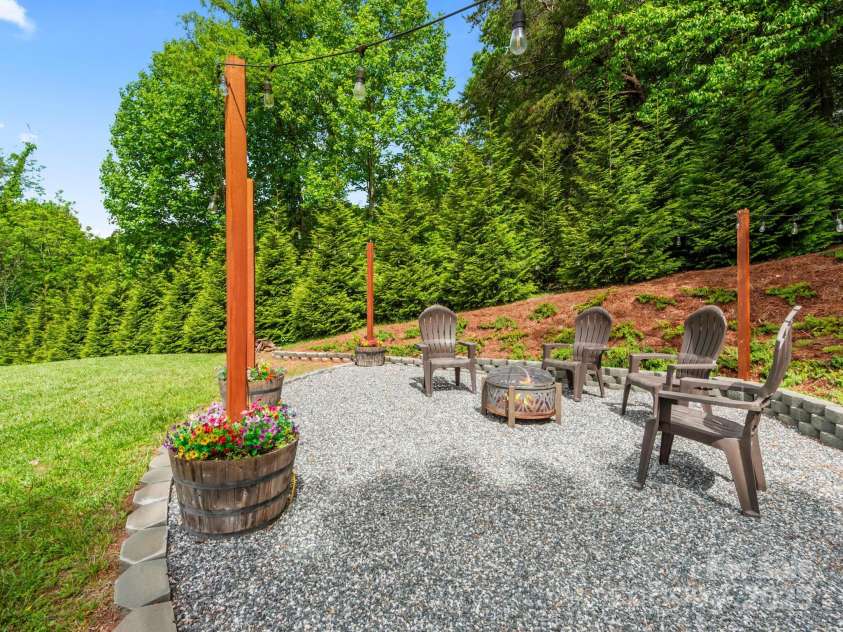 642 Bull Creek Road, Mars Hill, NC 28754.  MLS# CAR4260384, YatesRealty ID 15122. 