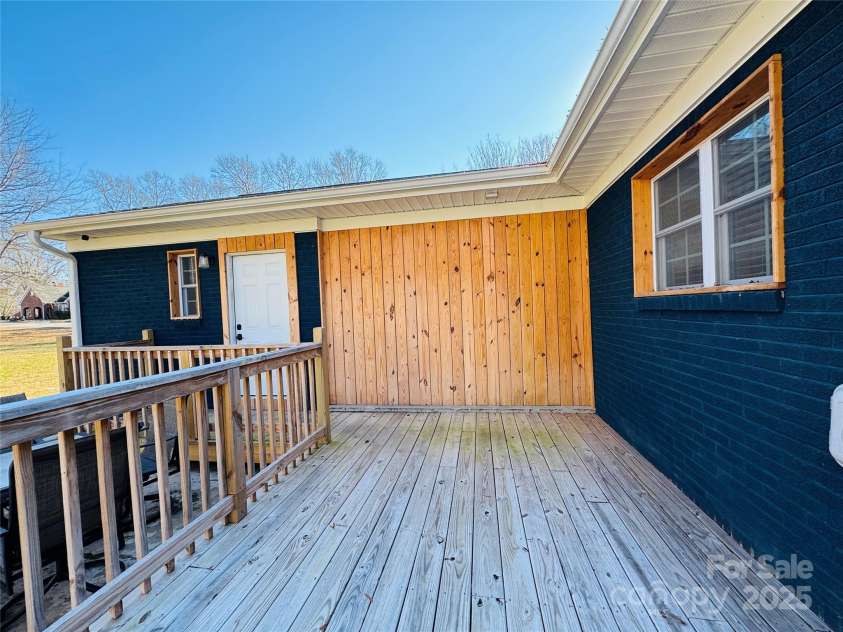 813 Zion Street, Landis, NC 28088.  MLS# CAR4211006, YatesRealty ID 15123. 