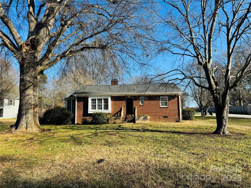 813 Zion Street, Landis, NC 28088.  MLS# CAR4211006, YatesRealty ID 15123. 