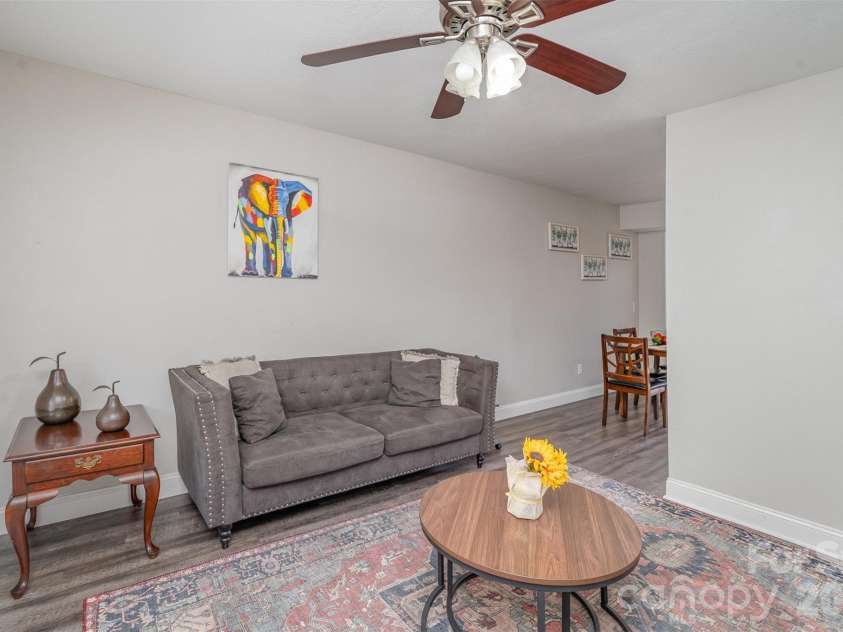 1512 Seigle Avenue, Charlotte, NC 28205.  MLS# CAR4352757, YatesRealty ID 15124. 