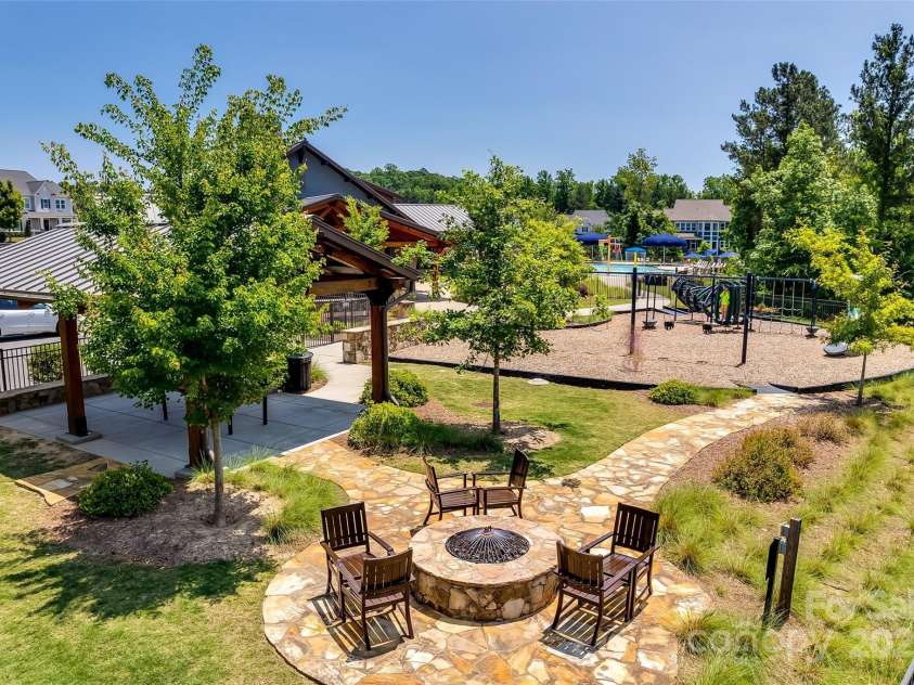 520 Crawfish Drive, Fort Mill, SC 29708.  MLS# CAR4220109, YatesRealty ID 15124. Amenities
