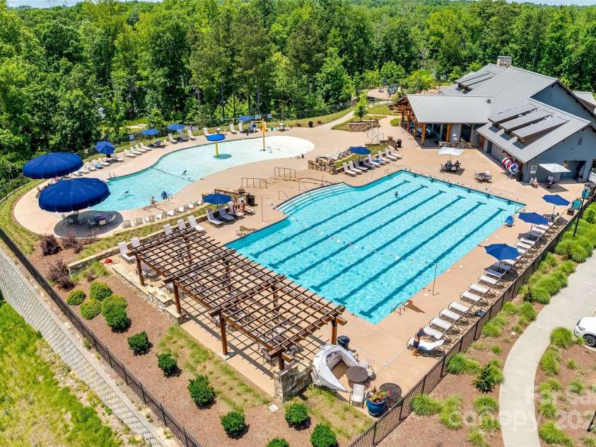 520 Crawfish Drive, Fort Mill, SC 29708.  MLS# CAR4220109, YatesRealty ID 15124. Amenities