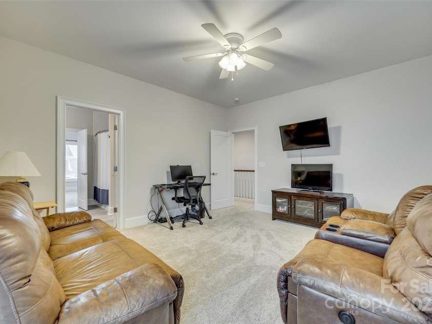 520 Crawfish Drive, Fort Mill, SC 29708.  MLS# CAR4220109, YatesRealty ID 15124. Bed/Bonus