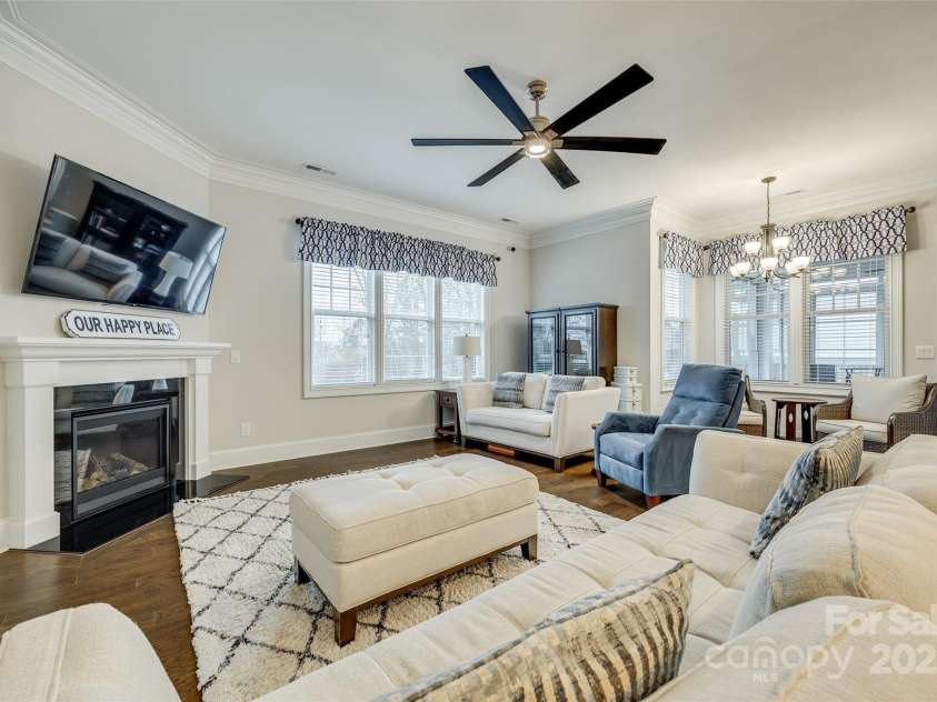 520 Crawfish Drive, Fort Mill, SC 29708.  MLS# CAR4220109, YatesRealty ID 15124. Great Room
