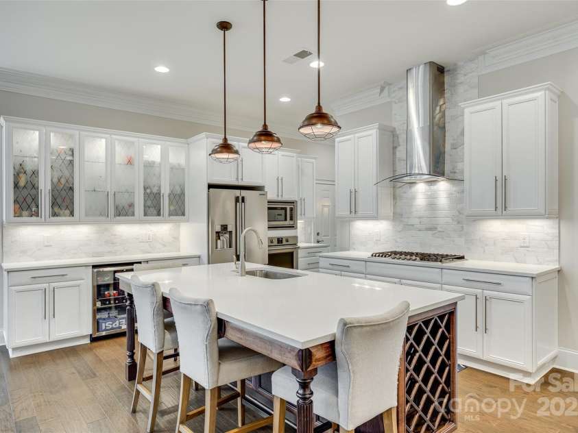 520 Crawfish Drive, Fort Mill, SC 29708.  MLS# CAR4220109, YatesRealty ID 15124. Kitchen