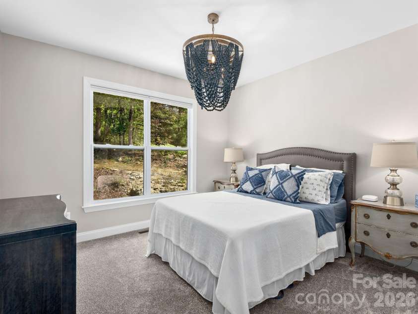 636 Crystal Heights Drive, Hendersonville, NC 28739.  MLS# CAR4356052, YatesRealty ID 15126. 