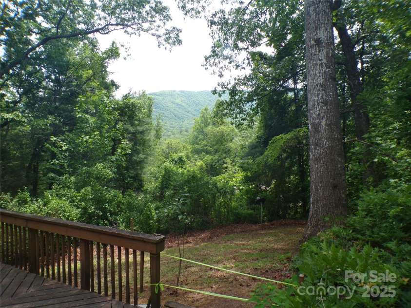 78 Mountain View Estate Road, Hendersonville, NC 28739.  MLS# CAR4261526, YatesRealty ID 15126. 