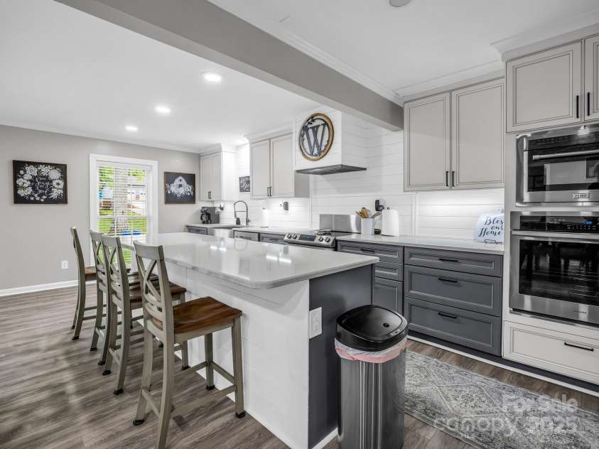 208 Wellington Drive, Lincolnton, NC 28092.  MLS# CAR4252739, YatesRealty ID 15128. Kitchen