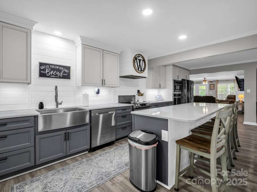 208 Wellington Drive, Lincolnton, NC 28092.  MLS# CAR4252739, YatesRealty ID 15128. Kitchen