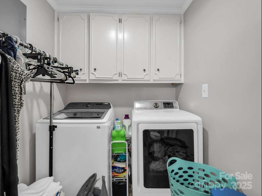 208 Wellington Drive, Lincolnton, NC 28092.  MLS# CAR4252739, YatesRealty ID 15128. Laundry on main