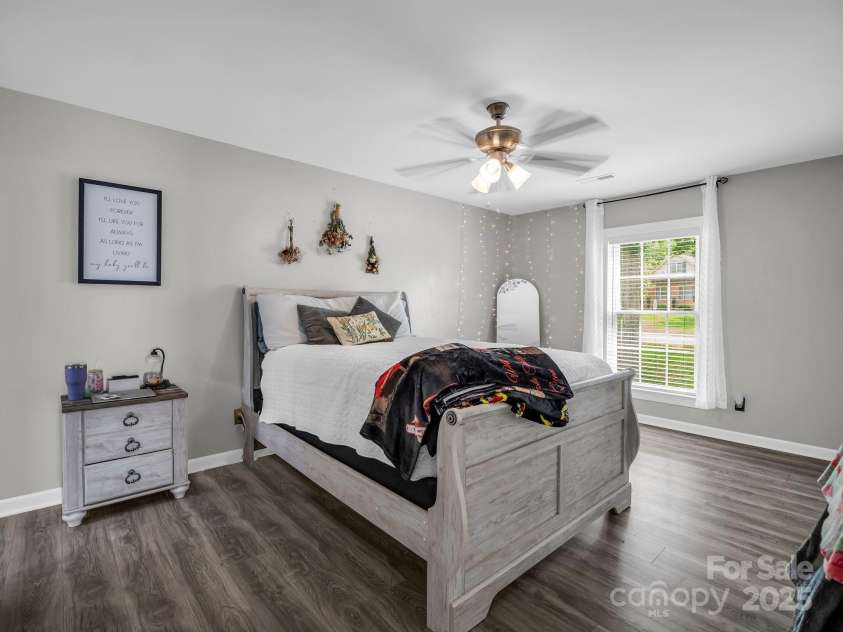 208 Wellington Drive, Lincolnton, NC 28092.  MLS# CAR4252739, YatesRealty ID 15128. Primary BR upstairs