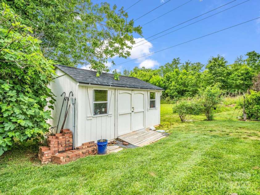 208 Wellington Drive, Lincolnton, NC 28092.  MLS# CAR4252739, YatesRealty ID 15128. Storage building