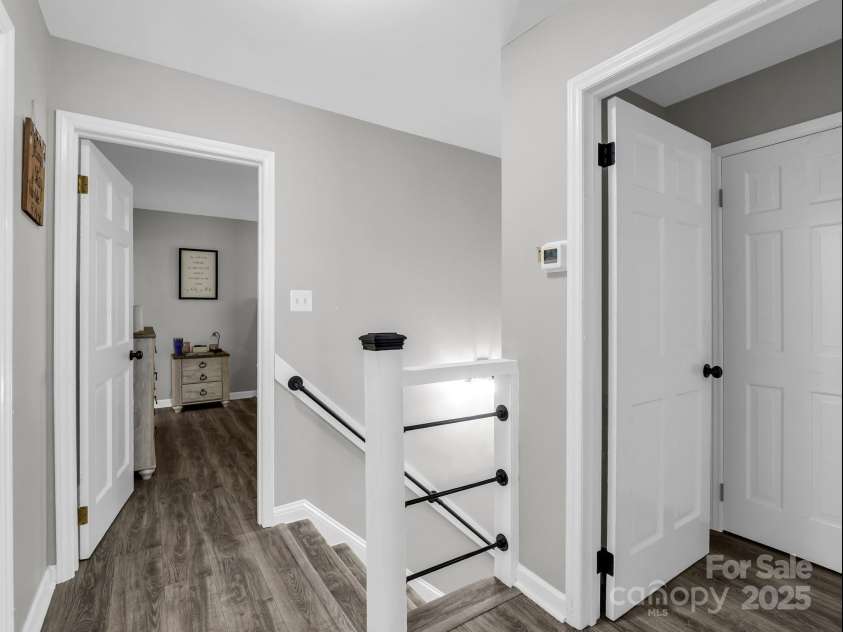 208 Wellington Drive, Lincolnton, NC 28092.  MLS# CAR4252739, YatesRealty ID 15128. Upstairs hallway-landing