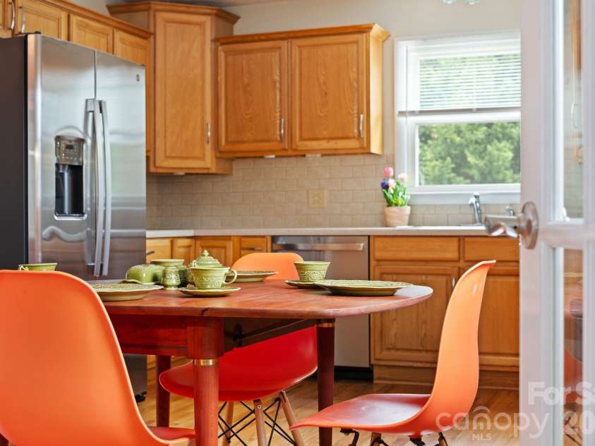 26 Cedar Hill Road, Asheville, NC 28806.  MLS# CAR4357706, YatesRealty ID 15128. 