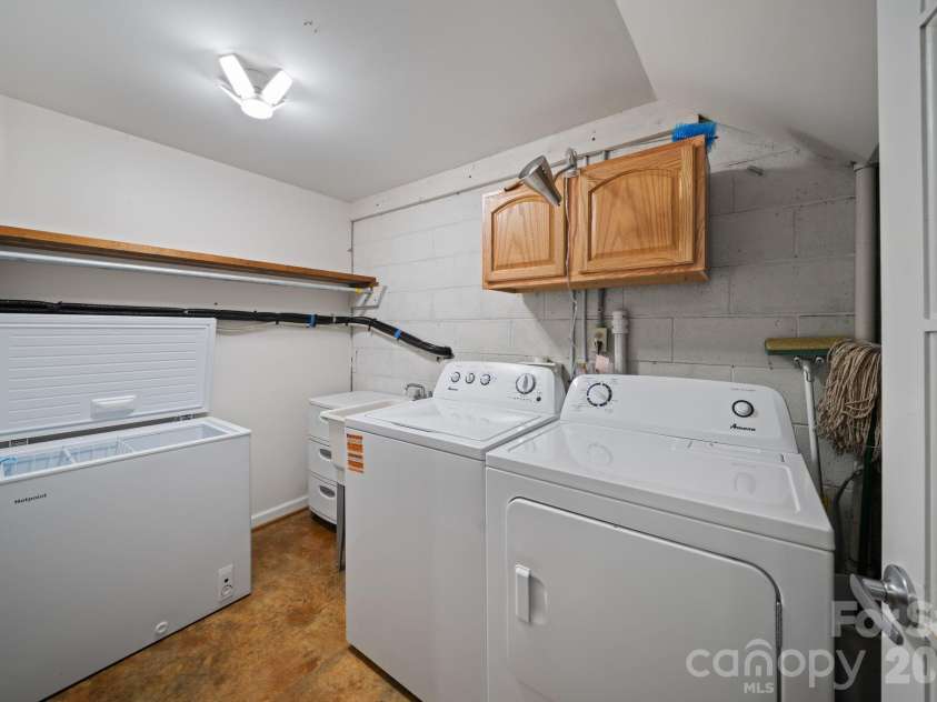 26 Cedar Hill Road, Asheville, NC 28806.  MLS# CAR4357706, YatesRealty ID 15128. Lower Level laundry room accessable from main level and lower level.