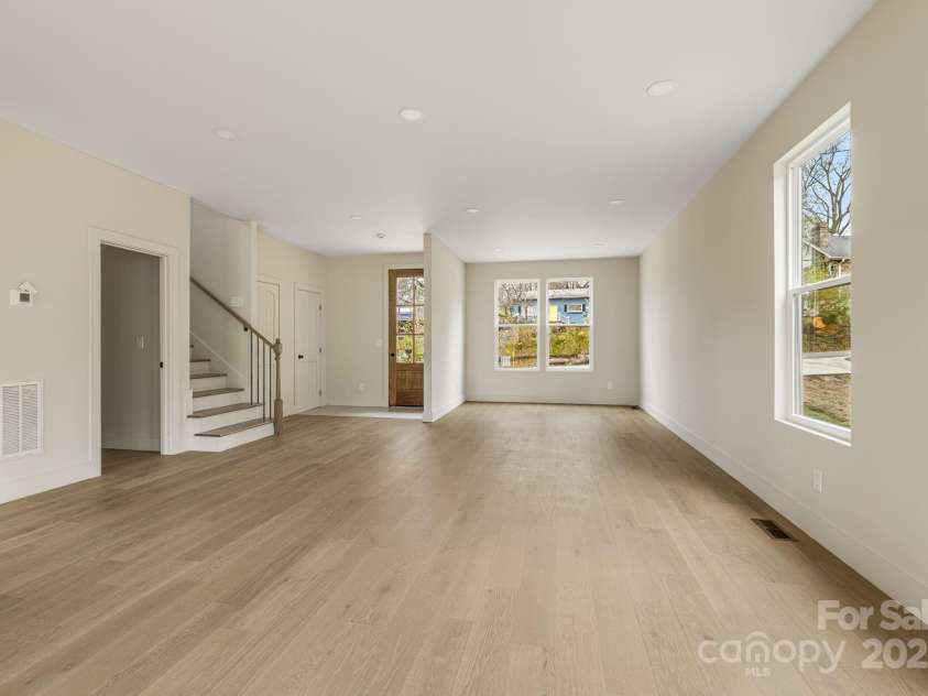 65 Bellevue Road, Asheville, NC 28803.  MLS# CAR4203050, YatesRealty ID 15129. Pic 6, unstaged