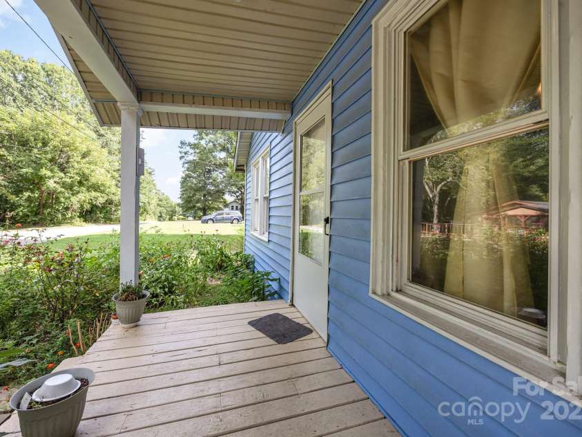 1110 Wall Street, Statesville, NC 28677.  MLS# CAR4286494, YatesRealty ID 1513. 