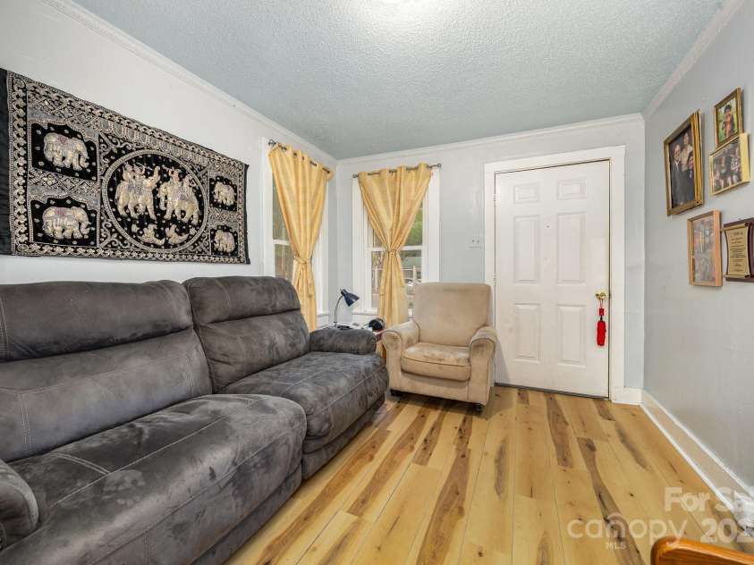 1110 Wall Street, Statesville, NC 28677.  MLS# CAR4286494, YatesRealty ID 1513. 