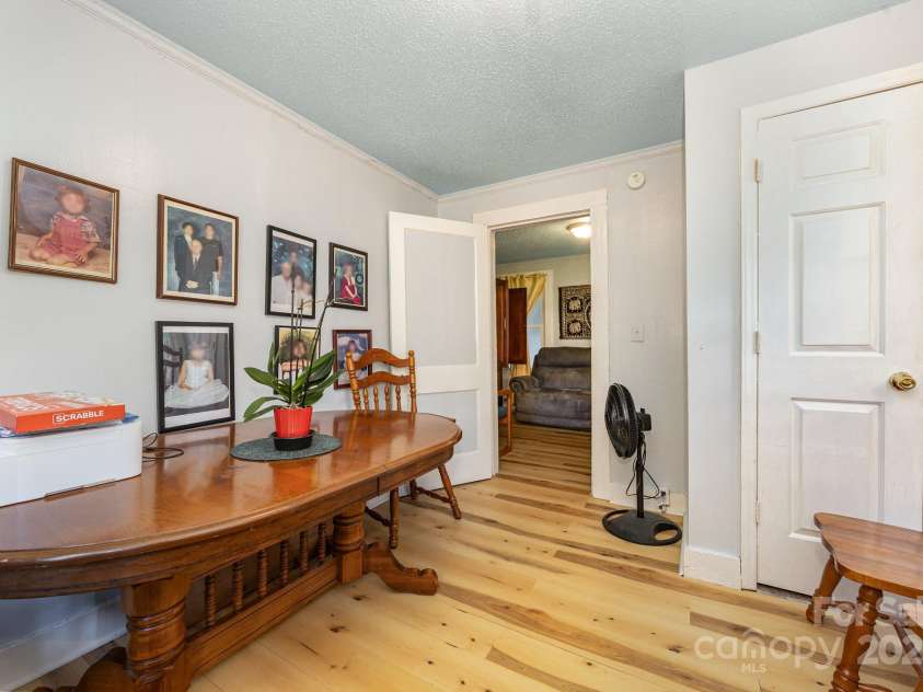 1110 Wall Street, Statesville, NC 28677.  MLS# CAR4286494, YatesRealty ID 1513. 