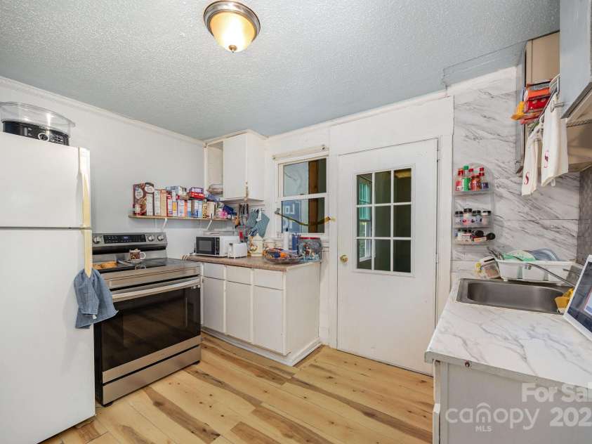 1110 Wall Street, Statesville, NC 28677.  MLS# CAR4286494, YatesRealty ID 1513. 