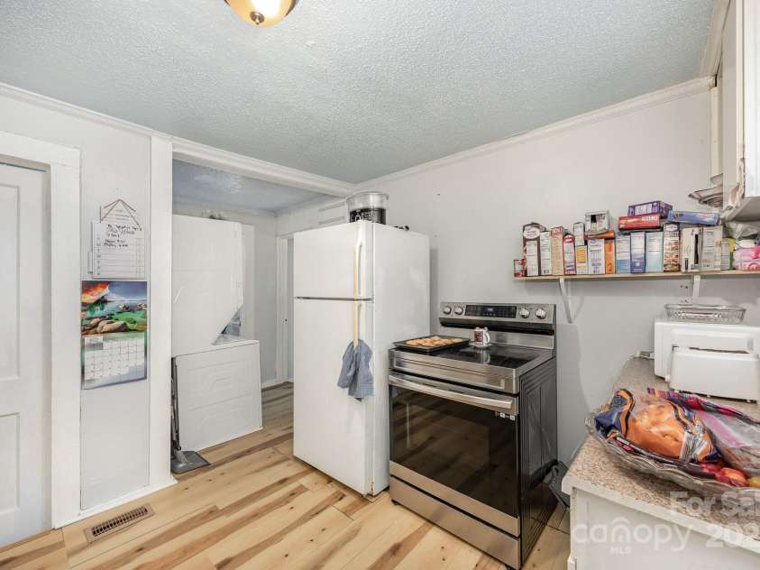 1110 Wall Street, Statesville, NC 28677.  MLS# CAR4286494, YatesRealty ID 1513. 