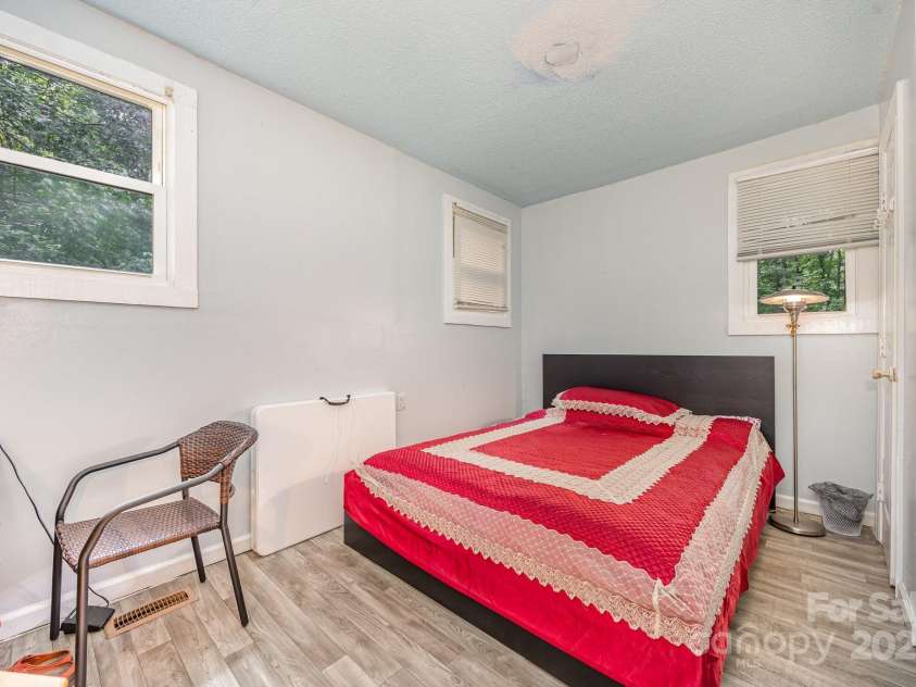 1110 Wall Street, Statesville, NC 28677.  MLS# CAR4286494, YatesRealty ID 1513. 