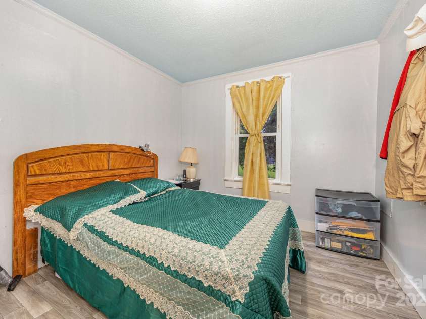 1110 Wall Street, Statesville, NC 28677.  MLS# CAR4286494, YatesRealty ID 1513. 