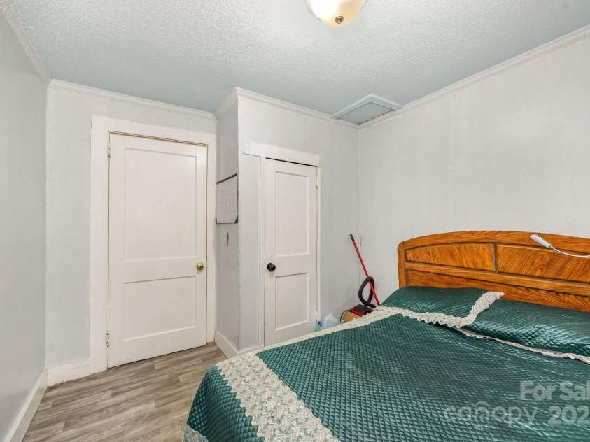 1110 Wall Street, Statesville, NC 28677.  MLS# CAR4286494, YatesRealty ID 1513. 