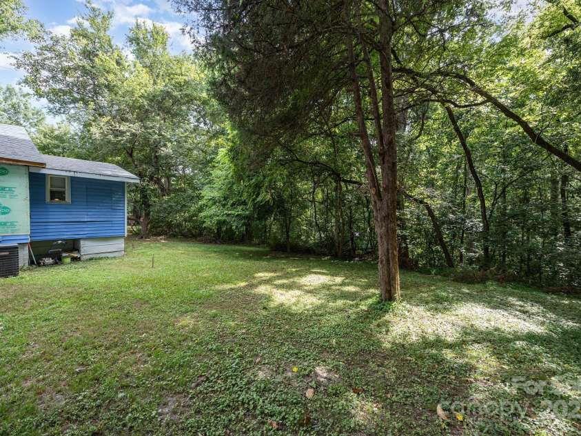 1110 Wall Street, Statesville, NC 28677.  MLS# CAR4286494, YatesRealty ID 1513. 