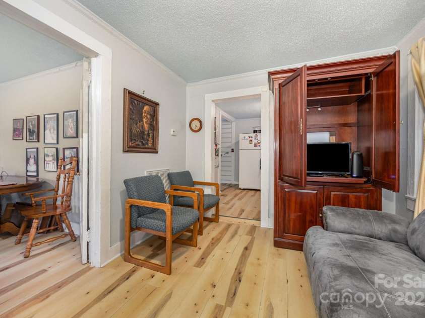 1110 Wall Street, Statesville, NC 28677.  MLS# CAR4286494, YatesRealty ID 1513. 